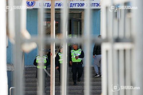 Биедээ их хэмжээний мөнгөтэй явсан Вьетнам иргэнийг дээрэмджээ